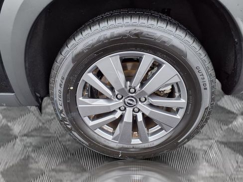 Certified 2025 Nissan Pathfinder SV image 21