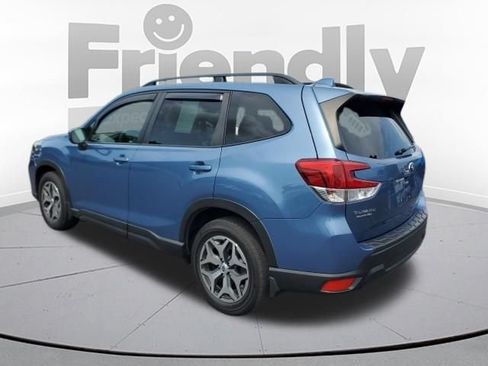 Used 2021 Subaru Forester Premium AWD/4WD image 3