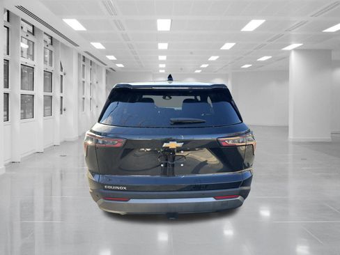 Used 2026 Chevrolet Equinox LT w/ Convenience Package II image 6