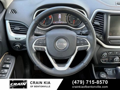 Used 2016 Jeep Cherokee Limited AWD/4WD image 13