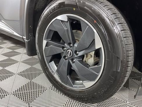 Used 2024 Nissan Rogue SV image 15