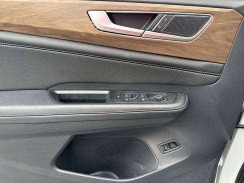 Used 2024 Volkswagen Atlas SE w/ Panoramic Sunroof Package AWD/4WD image 14