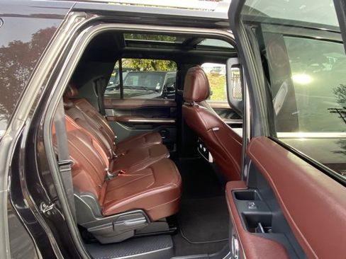 Used 2024 Ford Expedition Max Limited image 34