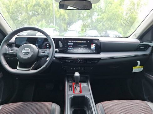 Certified 2025 Nissan Kicks SR FWD image 13