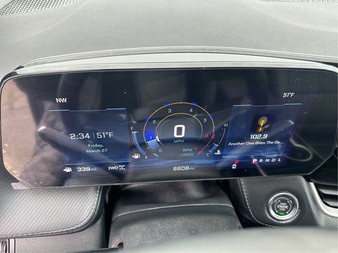 New 2026 Chevrolet Equinox LT w/ Convenience Package II AWD/4WD image 18