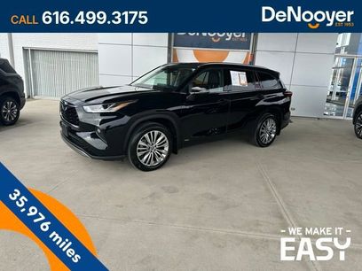 Used 2023 Toyota Highlander Platinum