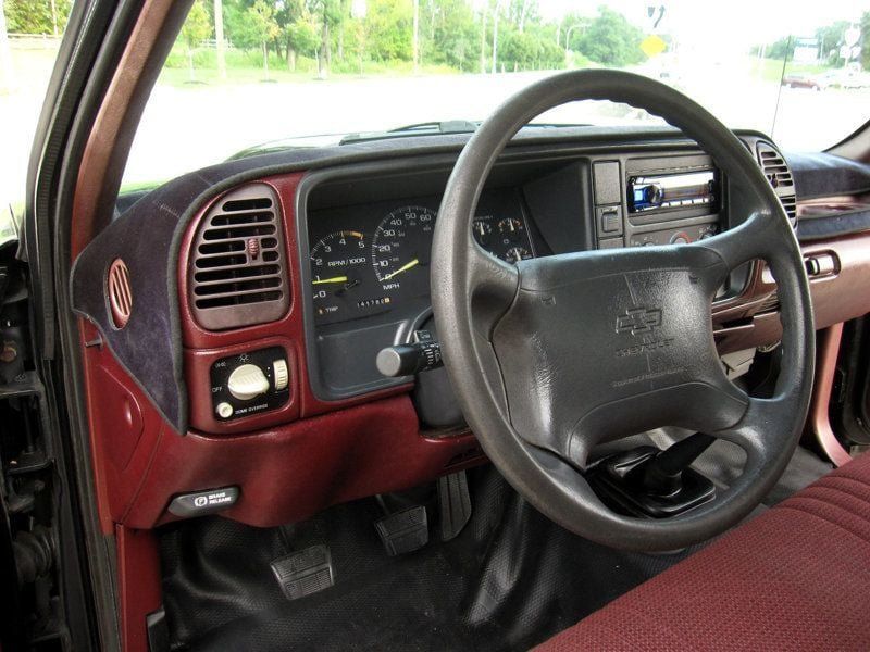 Used 1995 Chevrolet Silverado 1500 2WD Regular Cab image 21