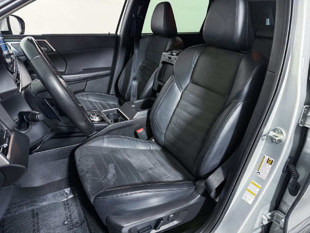 Used 2022 Mitsubishi Outlander SE AWD/4WD image 16