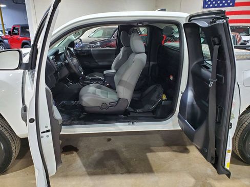 Used 2020 Toyota Tacoma SR RWD image 23
