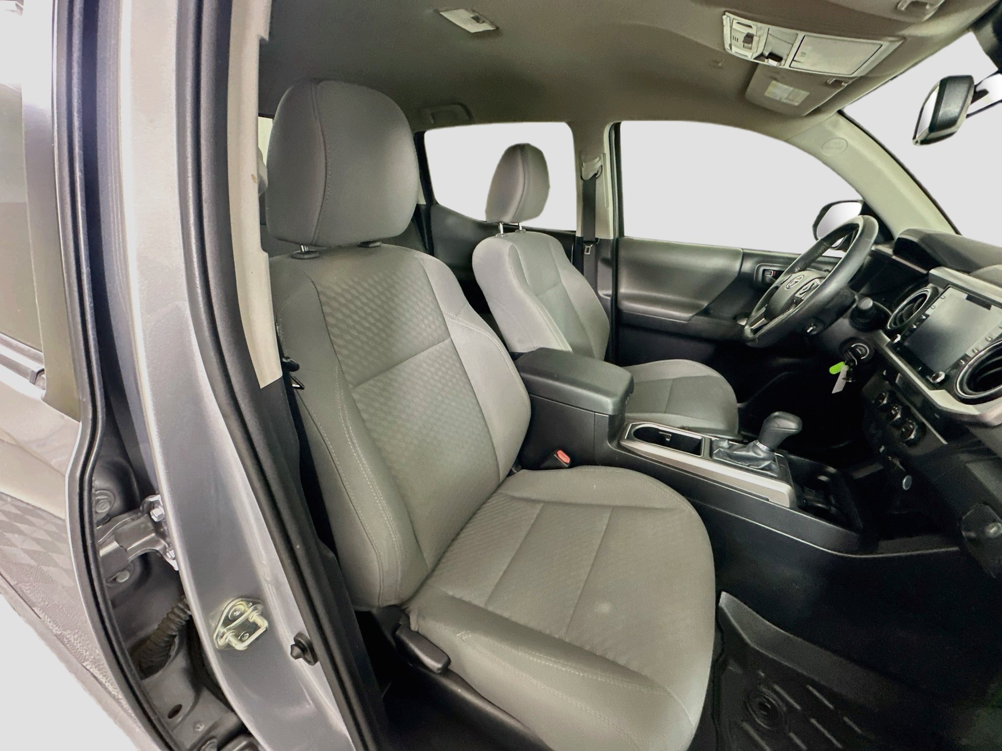 Used 2021 Toyota Tacoma SR5 RWD image 30