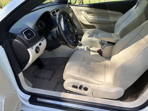 Used 2012 Volkswagen Eos Komfort FWD image 19