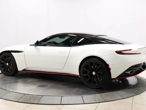 Used 2018 Aston Martin DB11 Coupe image 49