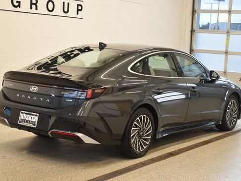 Used 2025 Hyundai Sonata SEL FWD image 4