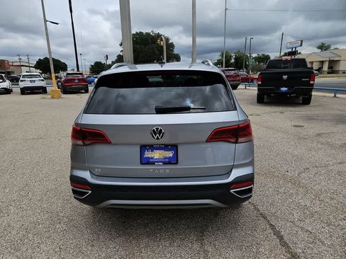 Used 2024 Volkswagen Taos SE FWD image 7
