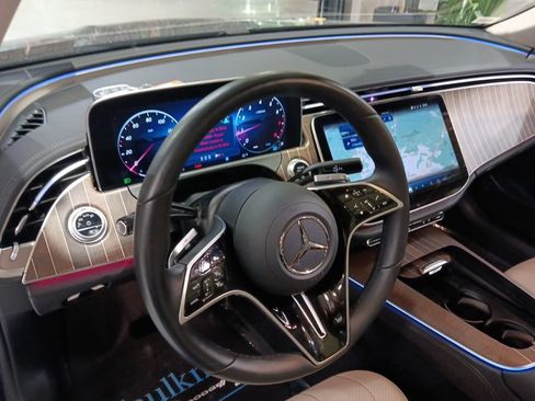 Used 2024 Mercedes-Benz E 350 4MATIC Sedan image 4