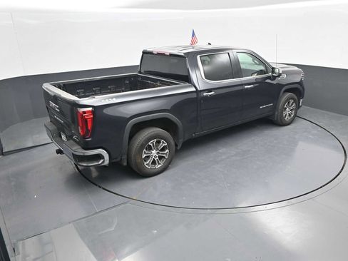 Used 2025 GMC Sierra 1500 SLT AWD/4WD image 30