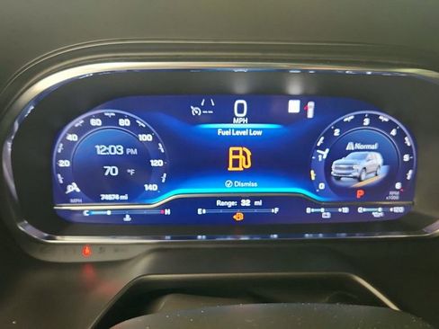 Used 2022 Chevrolet Tahoe LT w/ Luxury Package image 17