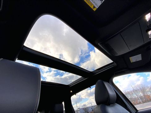 Used 2024 MAZDA CX-90 Plug-In Hybrid w/ Premium Plus image 13