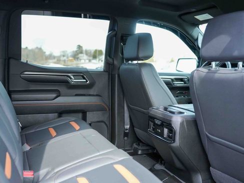 Used 2024 GMC Sierra 1500 AT4 w/ Technology Package image 21