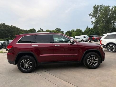 Used 2018 Jeep Grand Cherokee Limited AWD/4WD image 2