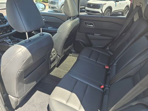 Used 2021 Nissan Rogue SL w/ Premium Package image 15