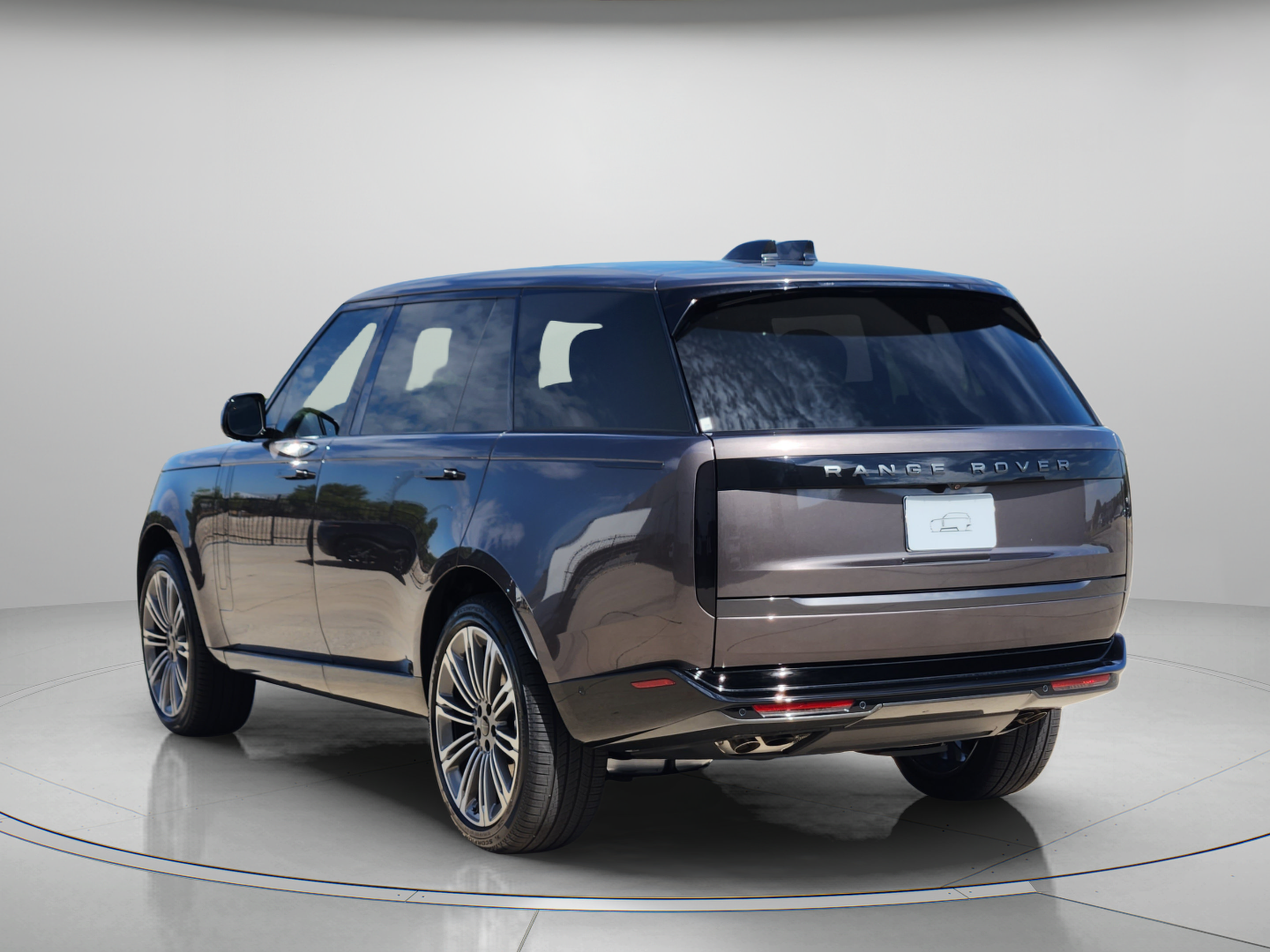 New 2026 Land Rover Range Rover Long Wheelbase SE AWD/4WD image 3
