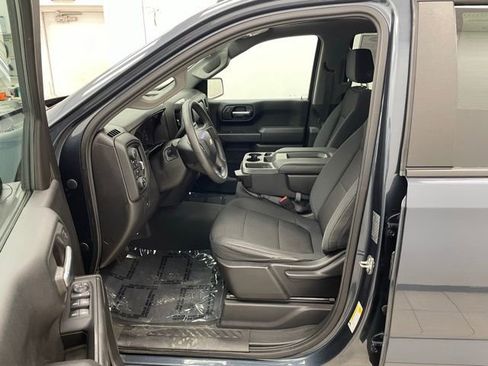 Used 2019 Chevrolet Silverado 1500 Custom w/ Custom Value Package AWD/4WD image 8