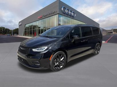 Used 2026 Chrysler Pacifica Limited w/ S Appearance Package