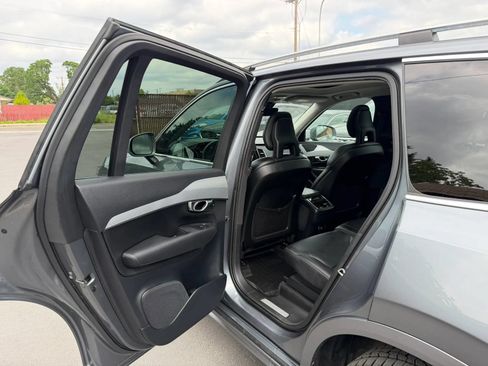 Used 2017 Volvo XC90 T6 Momentum AWD/4WD image 10