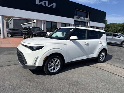 Used 2024 Kia Soul LX w/ Option Group 015