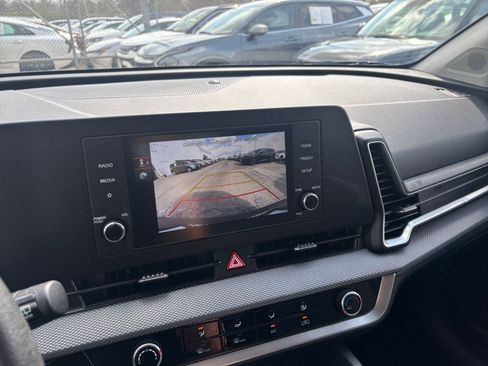 Used 2025 Kia Sportage LX image 23