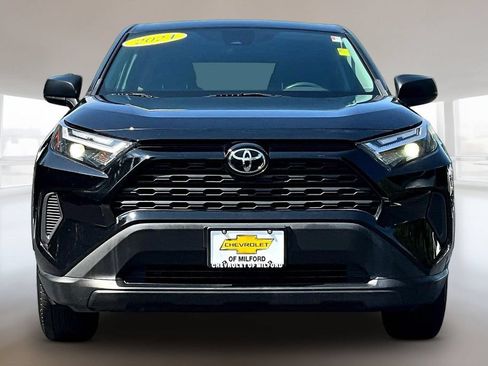 Used 2024 Toyota RAV4 LE AWD/4WD image 2