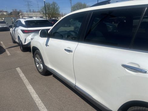 Used 2012 Toyota Highlander Limited w/ Tow Pkg image 17