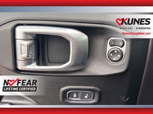 Used 2020 Jeep Wrangler Unlimited Sport image 25