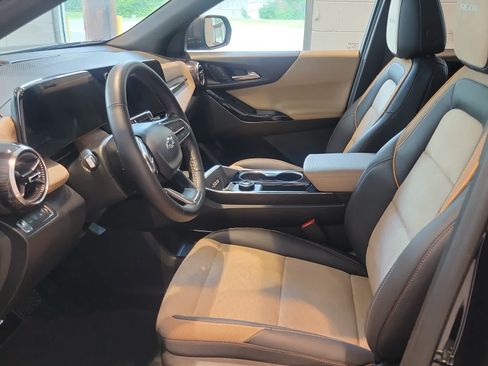 Used 2026 Chevrolet Equinox ACTIV w/ Convenience Package III AWD/4WD image 11
