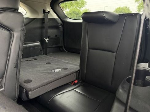 Used 2023 Toyota Highlander XLE AWD/4WD image 29