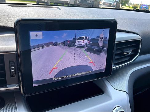 Used 2024 Ford Explorer XLT w/ Equipment Group 202A AWD/4WD image 30