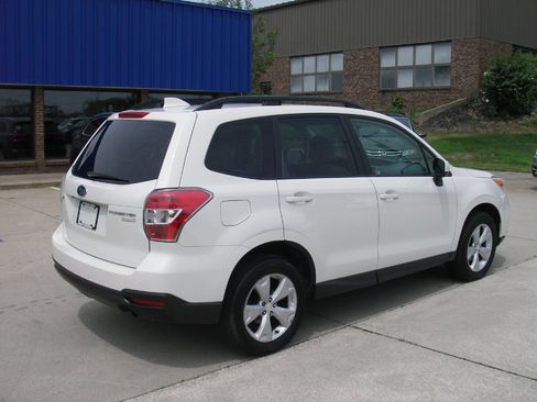 Used 2016 Subaru Forester 2.5i Premium w/ All-Weather Package AWD/4WD image 5