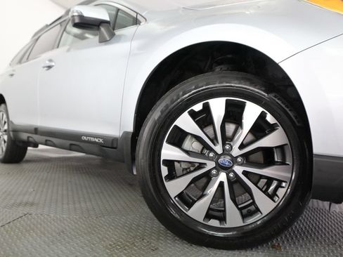 Used 2017 Subaru Outback 2.5i Limited AWD/4WD image 20