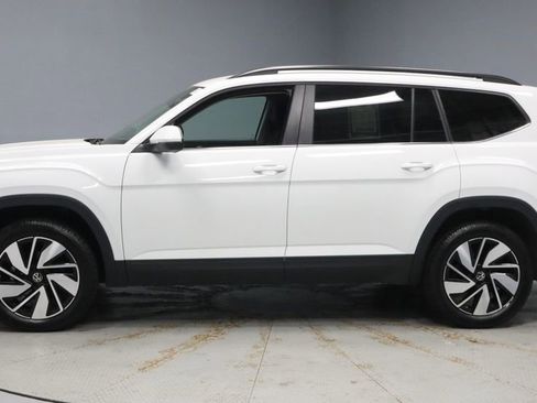 Used 2025 Volkswagen Atlas SE FWD image 8