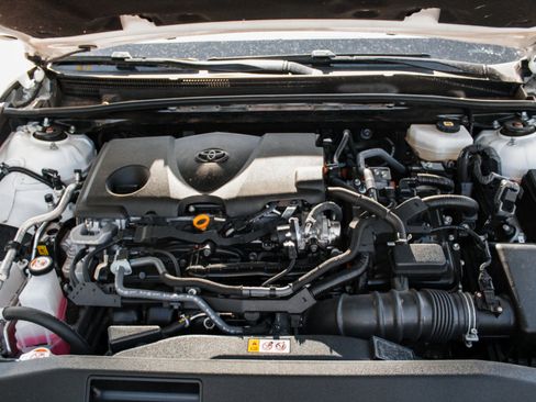 Used 2025 Toyota Camry LE FWD image 27