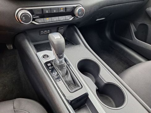 Used 2025 Nissan Altima 2.5 SV FWD image 12