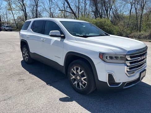 Used 2023 GMC Acadia SLE image 3