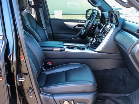 Used 2023 Lexus LX 600 F Sport w/ Accessory Package (Z1) AWD/4WD image 20