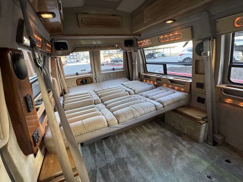 Used 1999 Chevrolet Express 1500 w/ Convenience Pkg image 33