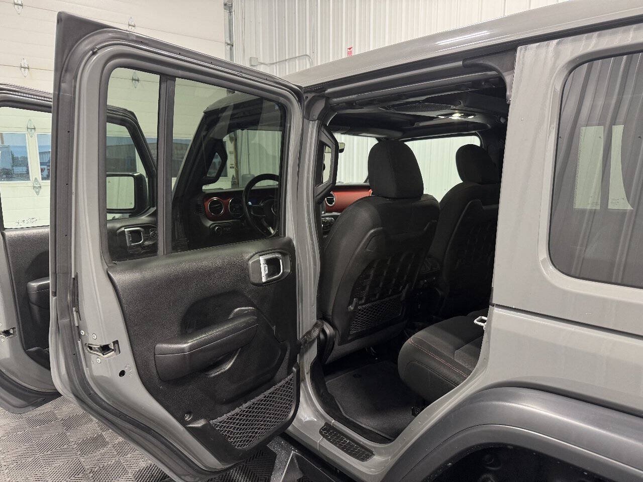 Used 2019 Jeep Wrangler Unlimited Rubicon w/ Uconnect 4C Nav & Sound Group AWD/4WD image 12