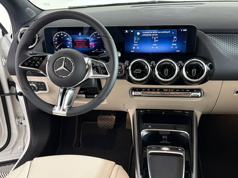 Used 2026 Mercedes-Benz GLA 250 4MATIC image 27