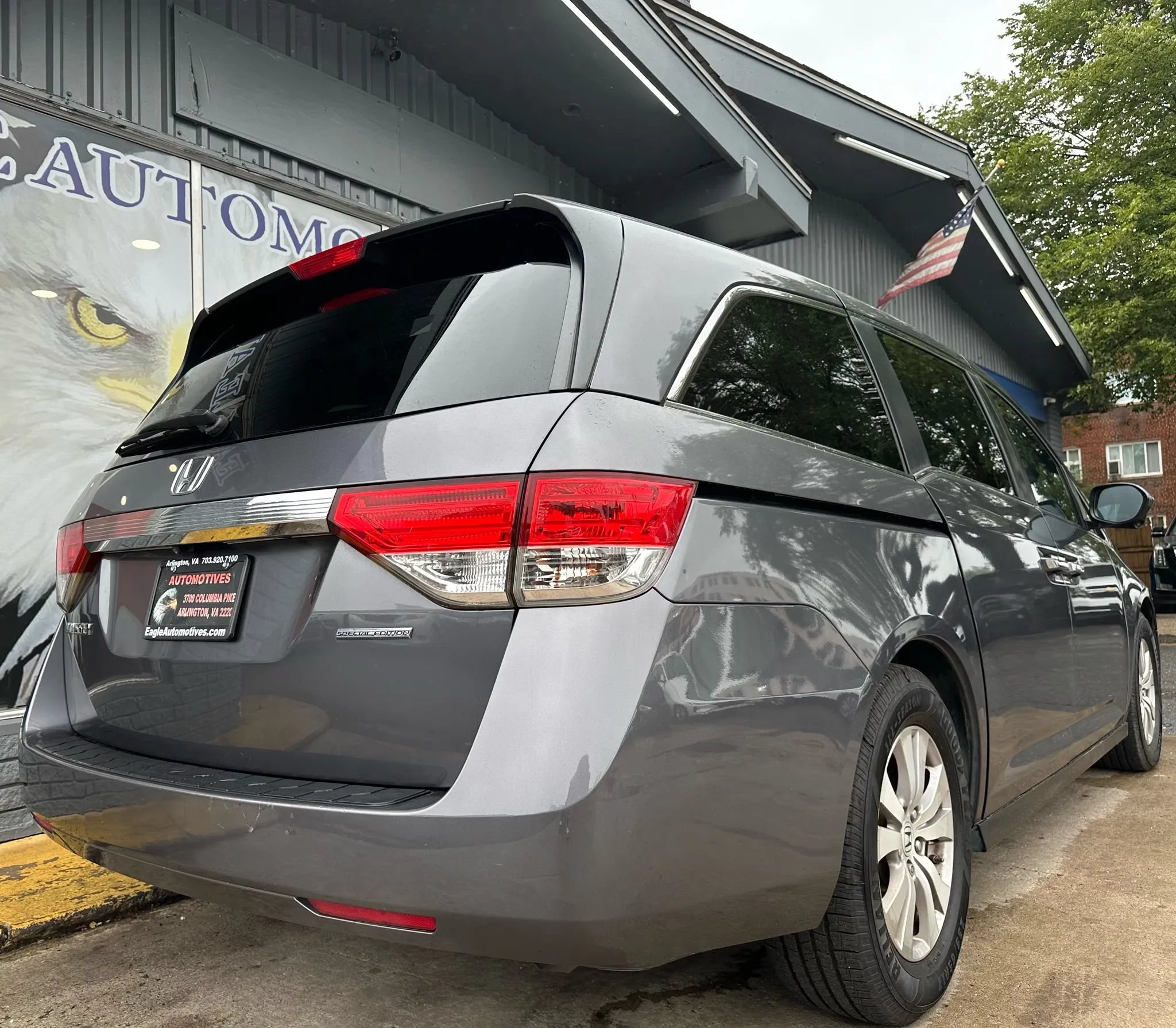 Used 2016 Honda Odyssey SE image 3
