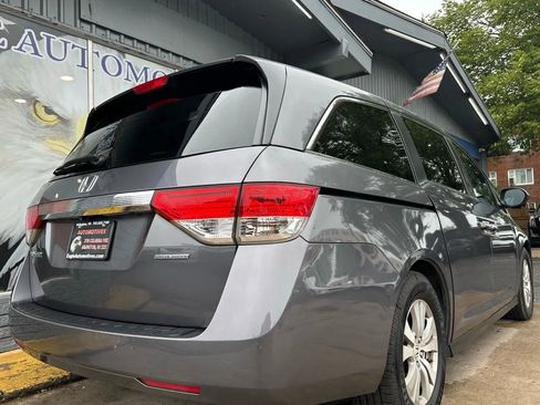 Used 2016 Honda Odyssey SE image 3