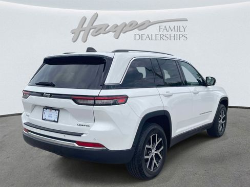 Used 2023 Jeep Grand Cherokee Limited AWD/4WD image 3